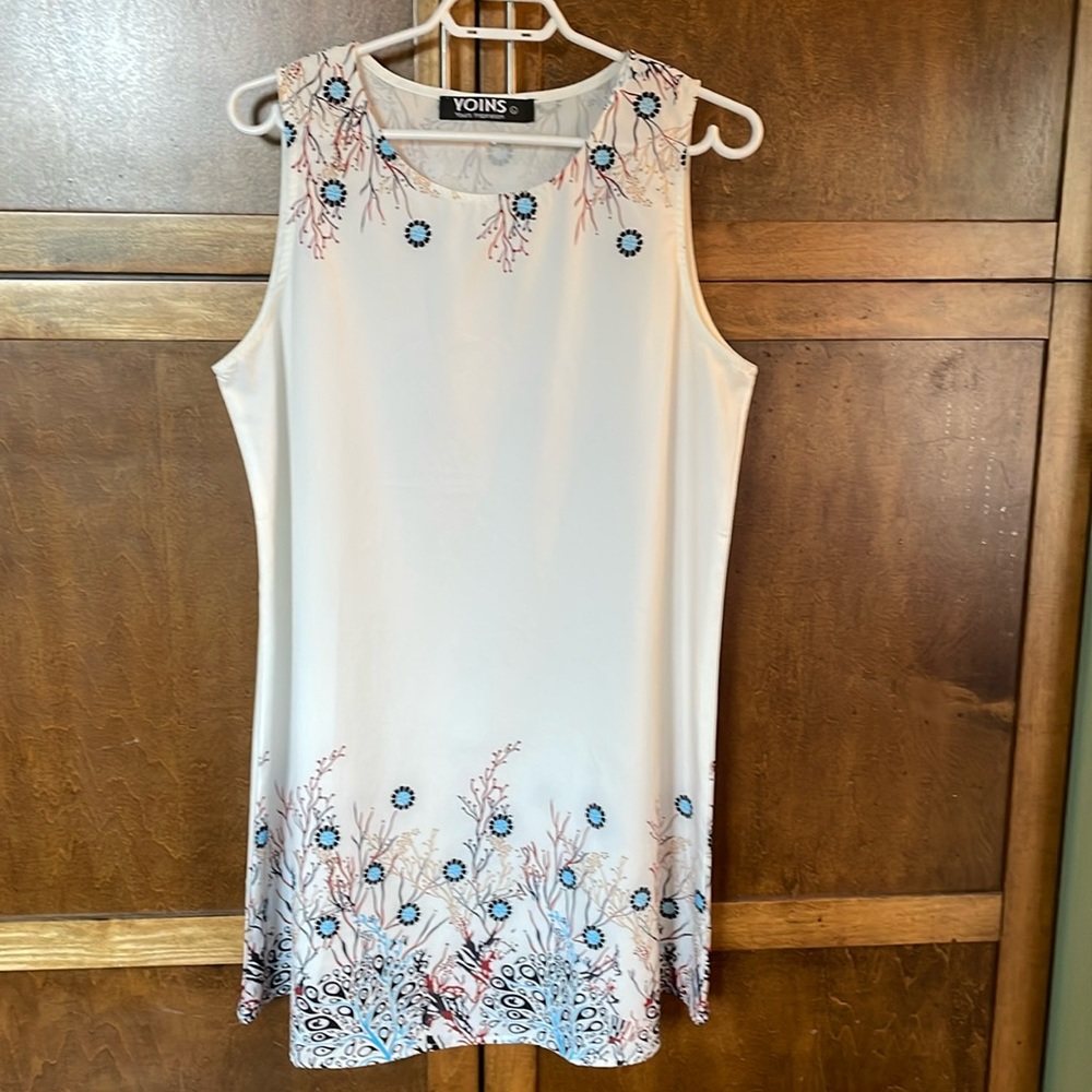 Yoins winter white spring dress with flower design.